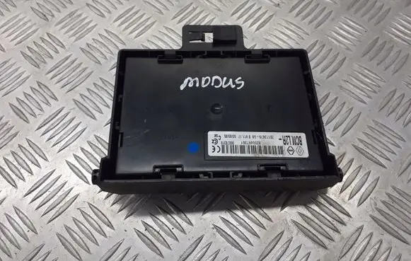 Renault Modus Relay mounting block 8200497361