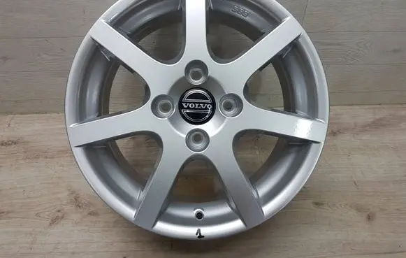 R16 alloy rim