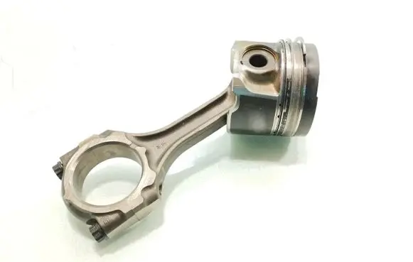Toyota Avensis T270 Piston with connecting rod 