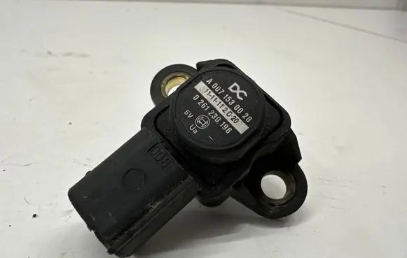 Mercedes-Benz E W212 Air pressure sensor A0071530028