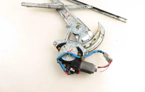 Honda CR-V Front door window regulator with motor