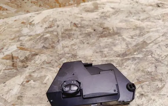 Mercedes-Benz S AMG W220 Seat heating switch 2208215779