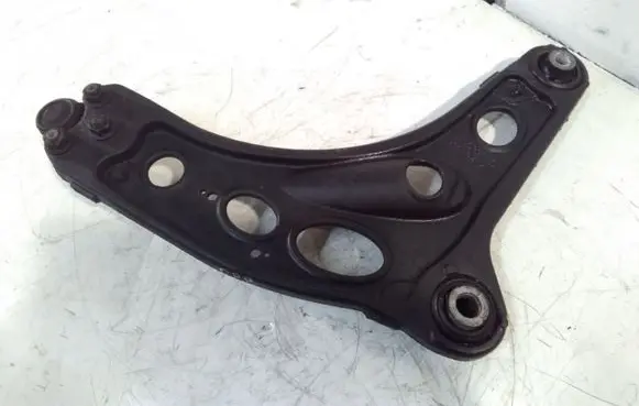 Opel Vivaro Front lower control arm/wishbone 8200395007 93853464