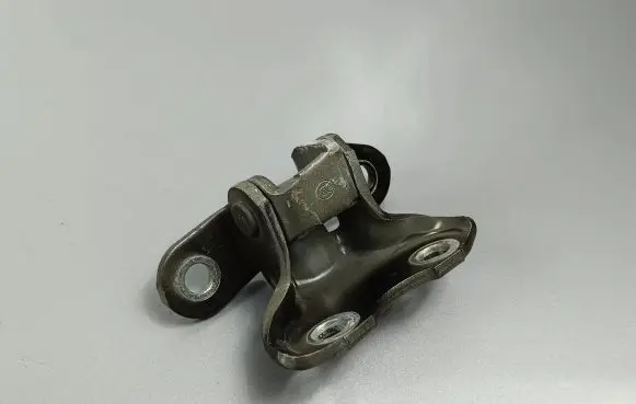 Lexus LX 570 Front door lower hinge 