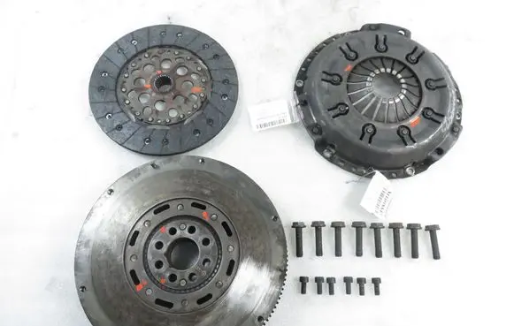 Volkswagen II LT Dual mass flywheel 074141032 074105266D