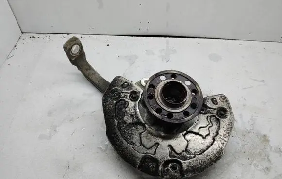 Mercedes-Benz C W205 Front wheel hub spindle knuckle 2052100
