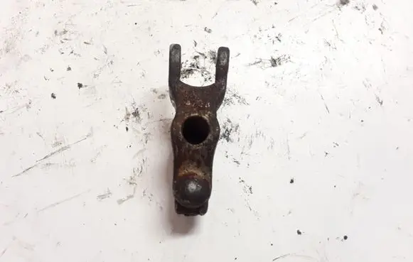 Opel Insignia A Fuel Injector clamp holder 4763