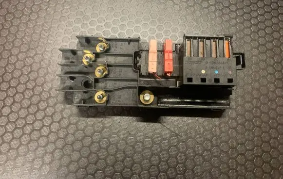 Mercedes-Benz E W211 Fuse box set 2115452601