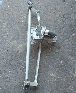 BMW X5 E53 Front wiper linkage and motor 704657002 7046570