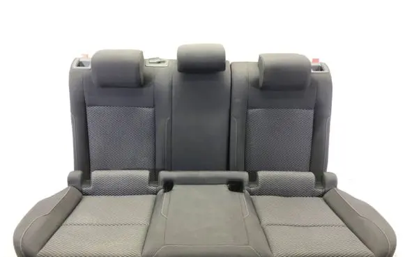 Volkswagen Golf VII Second row seats 