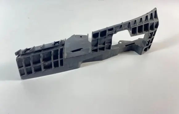 Lexus IS 220D-250-350 Front bumper mounting bracket 5211653020