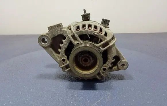Toyota Yaris Generator/alternator 270600Q040