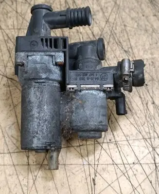 BMW 3 E46 Coolant heater control valve 64118369807 8369807