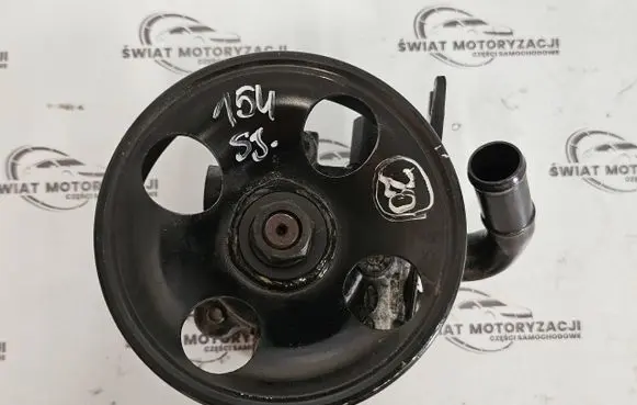 KIA Carens II Power steering pump