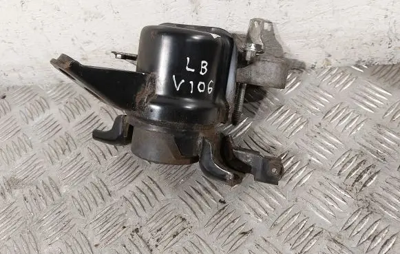 Toyota Verso Engine mount bracket 123050R020