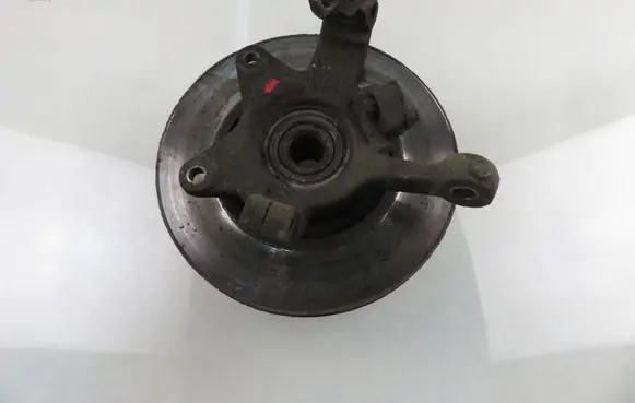 Front wheel hub spindle knuckle