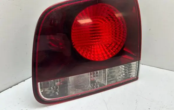 Volkswagen Touareg I Tailgate rear/tail lights 28268003