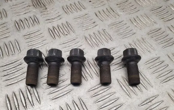 Mercedes-Benz C W204 Nuts/bolts 