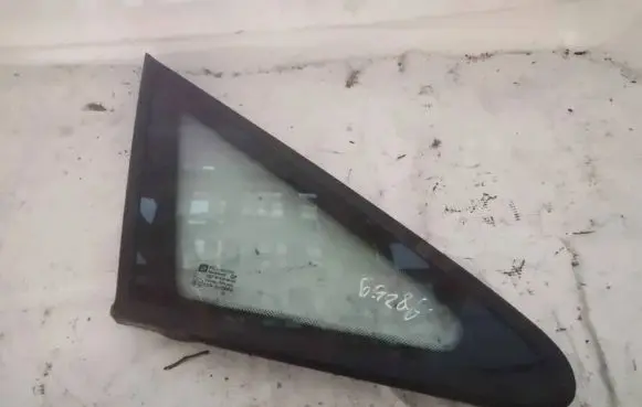 Volkswagen Caddy Front triangle window/glass 