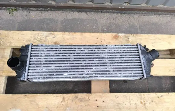Opel Vivaro Intercooler radiator 8200411160C 988650B 93854162