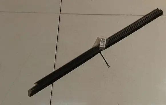Volkswagen Polo IV 9N3 Front door glass trim molding 6Q4837471B