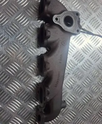 Opel Vivaro Exhaust manifold 140045202R