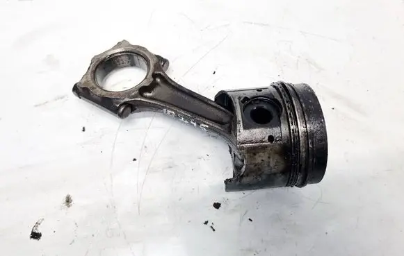 Opel Astra F Piston with connecting rod 