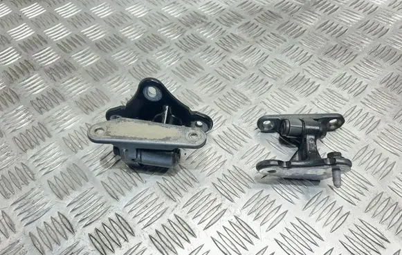 Mercedes-Benz ML W164 Front door hinge set 