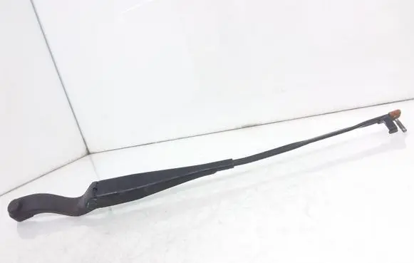 Mercedes-Benz C W204 Front wiper blade arm A2048200144