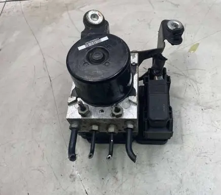 Volvo V70 ABS Pump 30681619 10092604053 000404972C1