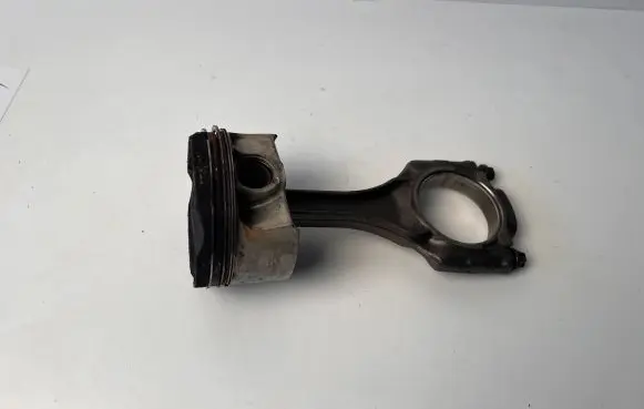 BMW 5 F10 F11 Piston with connecting rod