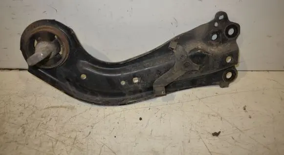 Toyota RAV 4 (XA50) Rear control arm
