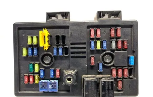 Chevrolet Captiva Fuse box set 96821082