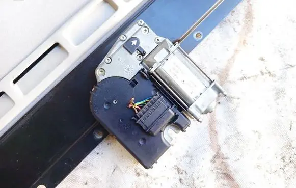Volkswagen Sharan Sunroof motor/actuator 1H0959731