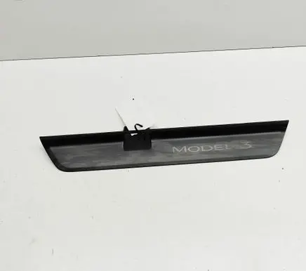 Tesla Model 3 Highland Front sill trim cover 176367000E