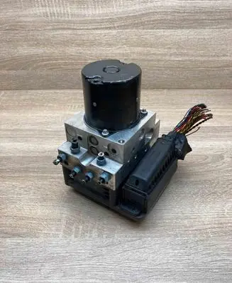 BMW 7 F01 F02 F03 F04 ABS Pump 6792478 6785442 WITHPLUG