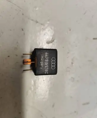 Audi A4 S4 B5 8D Other relay 443919578C