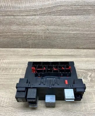 Audi A3 S3 8P Fuse module 8P0907279C F005V00493