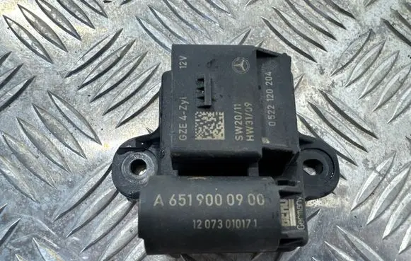 Mercedes-Benz Sprinter W906 Glow plug pre-heat relay 0522120204 GZE4ZY