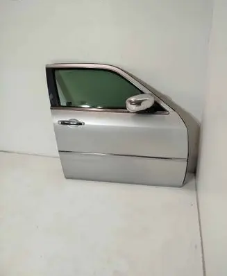 Chrysler 300C Front door