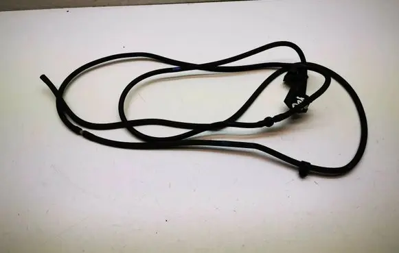 Nissan Qashqai Windshield washer spray nozzle 12212739