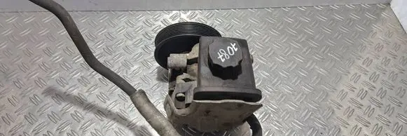 Mercedes-Benz C W204 Power steering pump 0054668301 LH2115421
