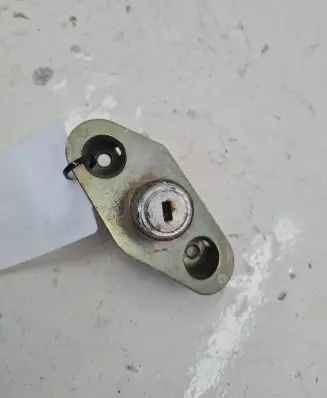 Volvo S80 Tailgate exterior lock 737700001