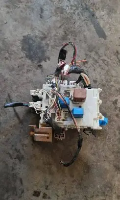 Nissan Primera Fuse box set 24350AV700