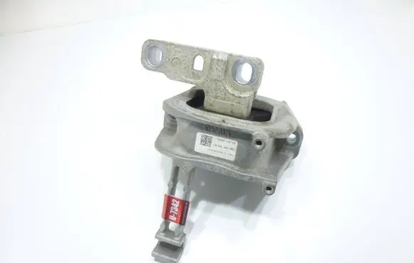 Engine mount bracket