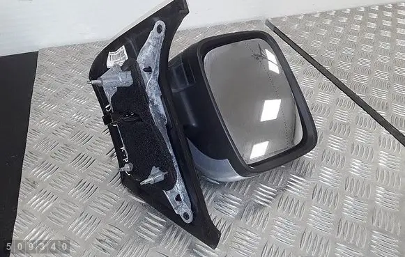 Front door electric wing mirror