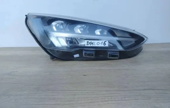 Ford Focus Headlight/headlamp X7B-13E014-CE