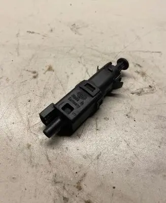 Volvo S70 V70 V70 XC Brake pedal sensor switch 9146505
