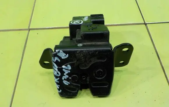 KIA Carens III Tailgate exterior lock 