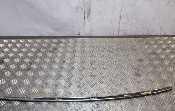 Mercedes-Benz E A207 Windshield trim A2076730783